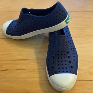 Native navy shoes size 4.
